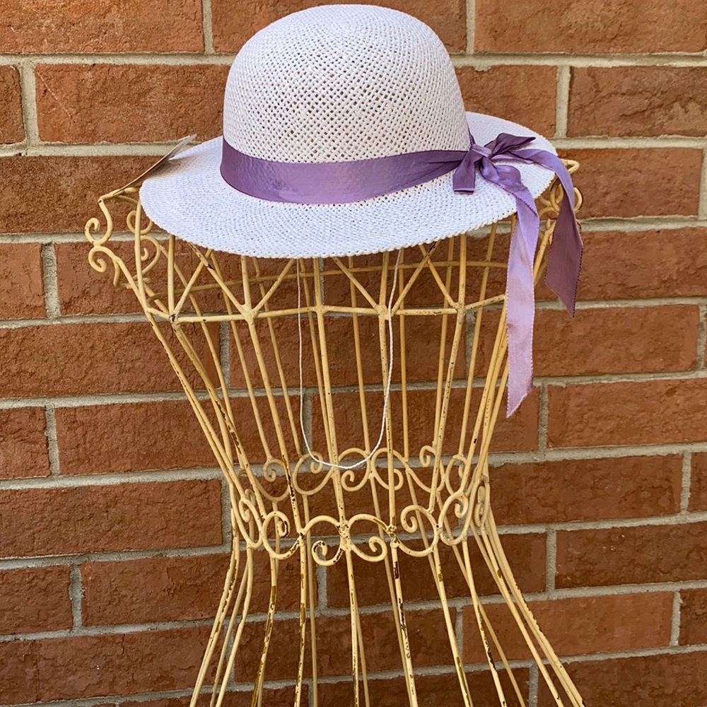 White Spring hat with purple bow